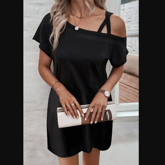 Dresses & Skirts - NWOT Black Asymmetric Shoulder Short Sleeve Mini Dress